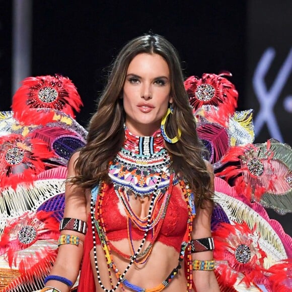 Alessandra Ambrosio - Défilé Victoria's Secret 2017 à Shanghai, le 20 novembre 2017.