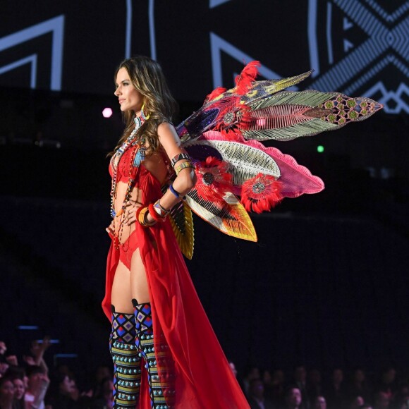 Alessandra Ambrosio - Défilé Victoria's Secret 2017 à Shanghai, le 20 novembre 2017.