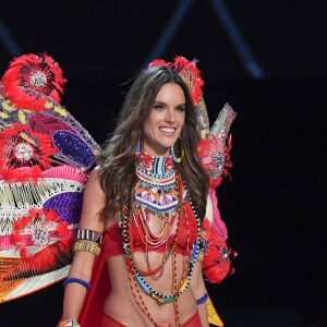 Alessandra Ambrosio - Défilé Victoria's Secret 2017 à Shanghai, le 20 novembre 2017.