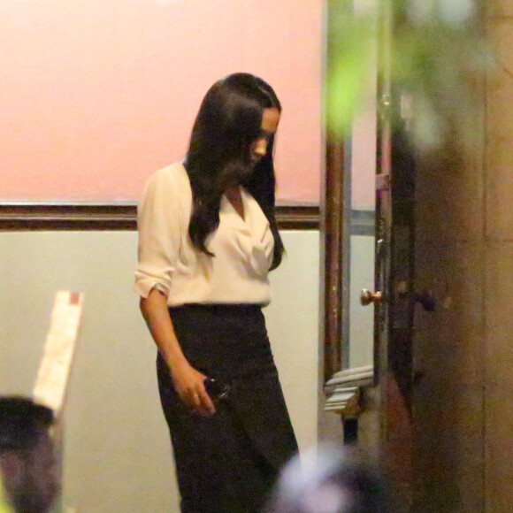 Exclusif - Meghan Markle sur le tournage de Suits à Toronto le 18 octobre 2017.