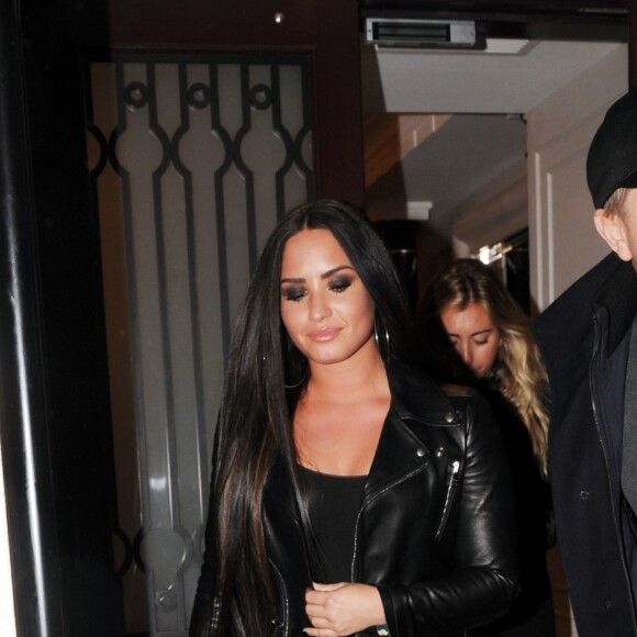 Exclusif - Le joueur de football Neymar  a passé la soirée avec la chanteuse Demi Lovato au casino Ambassador à Londres le 14 novembre 2017.