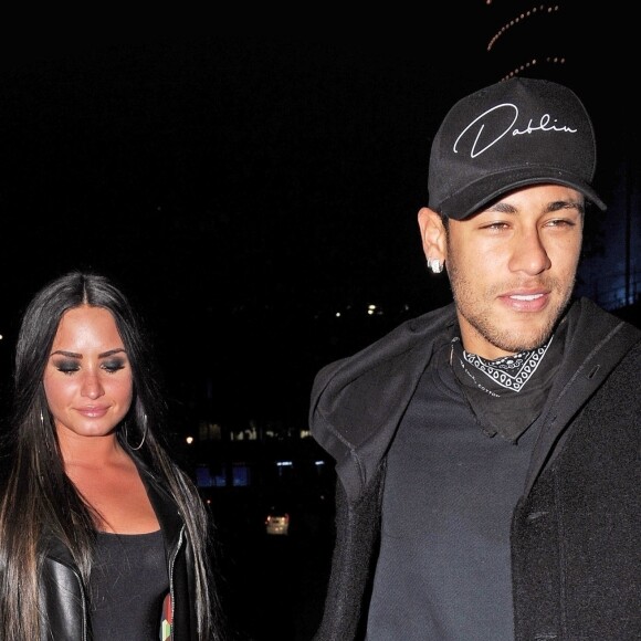 Exclusif - Le joueur de football Neymar  a passé la soirée avec la chanteuse Demi Lovato au casino Ambassador à Londres le 14 novembre 2017.