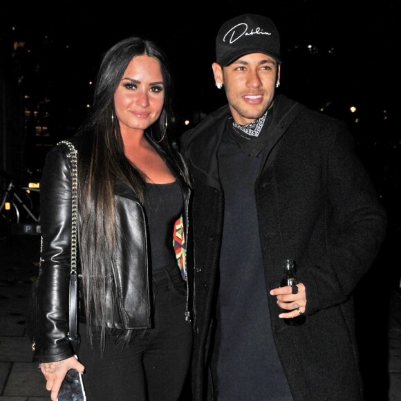 Exclusif - Le joueur de football Neymar  a passé la soirée avec la chanteuse Demi Lovato au casino Ambassador à Londres le 14 novembre 2017.