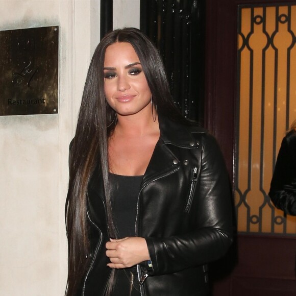 Exclusif - Le joueur de football Neymar  a passé la soirée avec la chanteuse Demi Lovato au casino Ambassador à Londres le 14 novembre 2017.
