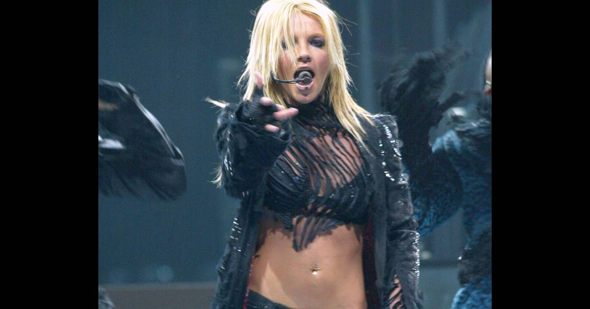 Britney Spears en 2002, au sommet de la gloire, avec des tenues