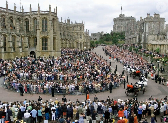 Image du mariage du prince Edward et de Sophie Rhys-Jones à la chapelle St George au château de Windsor en juin 1999. Le prince Harry s'y marieront à leur tour en mai 2018.