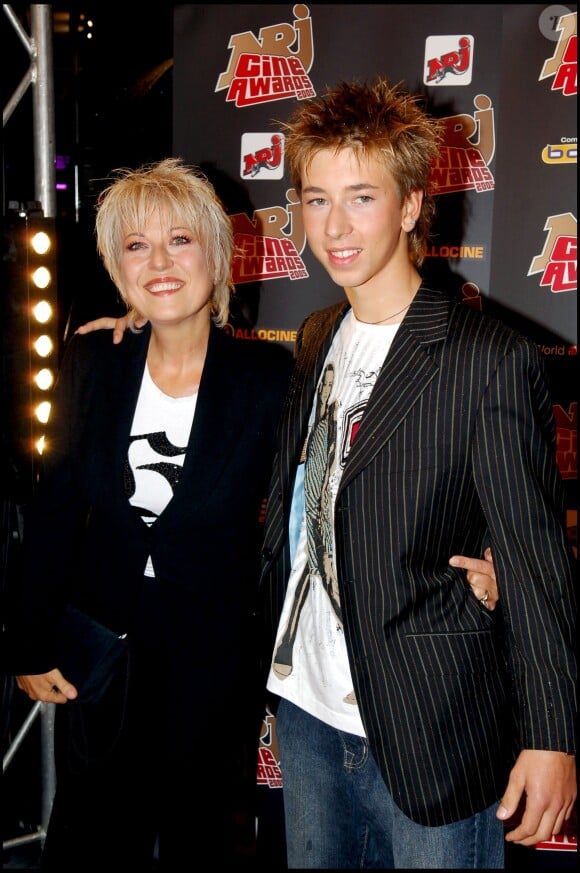 Jordy et sa mère - Cérémonie des "NRJ Ciné Awards" au Grand Rex à Paris le 30 septembre 2005.