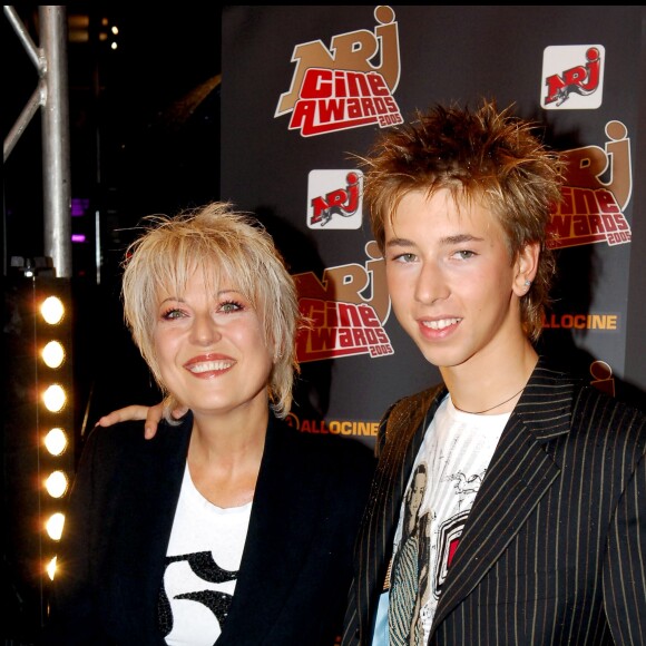 Jordy et sa mère - Cérémonie des "NRJ Ciné Awards" au Grand Rex à Paris le 30 septembre 2005.