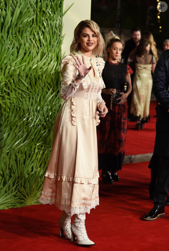 Selena Gomez aux Fashion Awards 2017 au Royal Albert Hall à Londres, le 4 décembre 2017