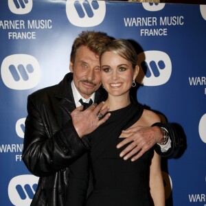 Archives - No Web No Chaines TV - En France, à Paris, Johnny Hallyday et sa femme Laeticia lors de la soirée de Noël de Warner Music le 20 décembre 2007.20/12/2007 - Paris