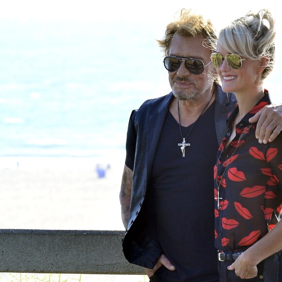 Johnny Hallyday et sa femme Laeticia sont allés se promener en moto aux alentours de Los Angeles.