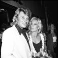 Johnny Hallyday fête son anniversaire avec Sylvie Varta, à Paris, le 19 juin 1979.