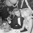 Johnny Hallyday et Sylvie Vartan lors d'une soirée à l'Olympia, à Paris, le 17 janvier 1964.© Jean-Claude Colin via Bestimage