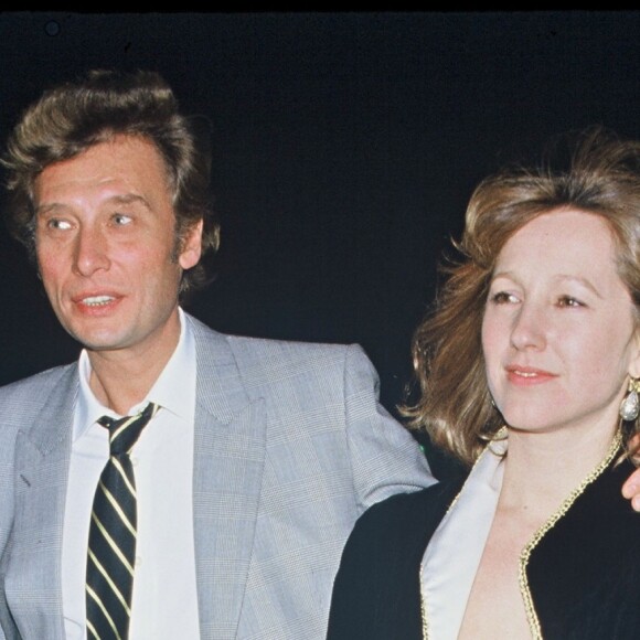 Johnny Hallyday et Nathalie Baye après la pièce de théâtre "Désiré" le 15 février 1984.