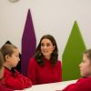 Catherine Kate Middleton, duchesse de Cambridge (enceinte) échange avec des écoliers à propos du programme Media City de la ville de Salford le 6 décembre 2017.