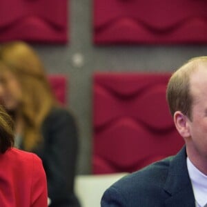 Le prince William, duc de Cambridge, et Catherine Kate Middleton, duchesse de Cambridge (enceinte) échangent avec des écoliers à propos du programme Media City de la ville de Salford le 6 décembre 2017.