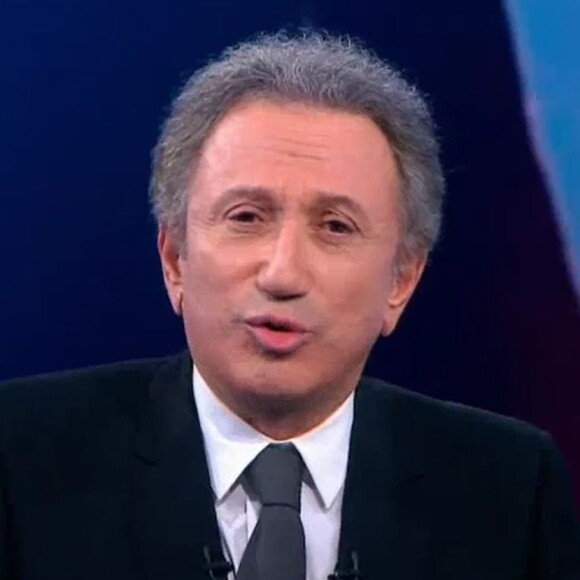 Michel Drucker ému aux larmes à la fin de l'émission hommage à Johnny Hallyday diffusée mercredi 6 décembre 2017 sur France 2.