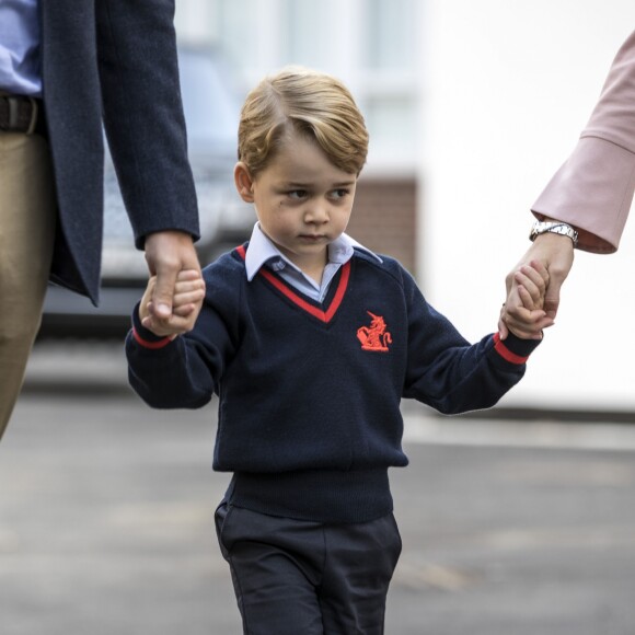 Le prince William, duc de Cambridge emmène son fils le prince George de Cambridge pour son premier jour à l'école à Londres le 7 septembre 2017.