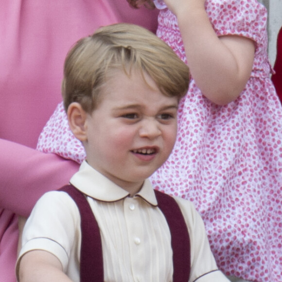 Le prince George - La famille royale d'Angleterre au palais de Buckingham pour assister à la parade "Trooping The Colour" à Londres le 17 juin 2017.