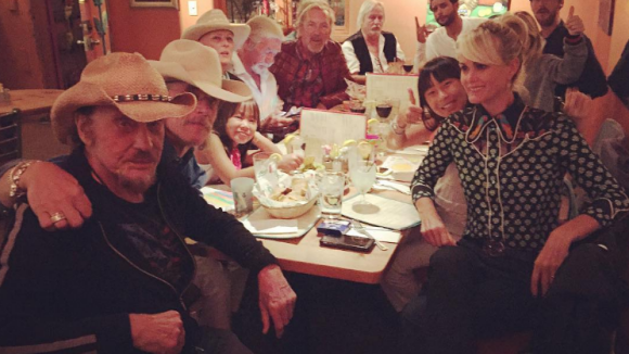 Johnny Hallyday, son dernier dîner avec sa bande de copains...