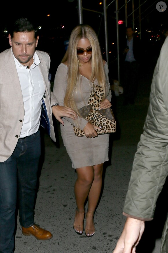 Jay-Z quitte ses bureaux pour aller dîner avec sa femme Beyoncé au restaurant à New York le 29 septembre 2017.