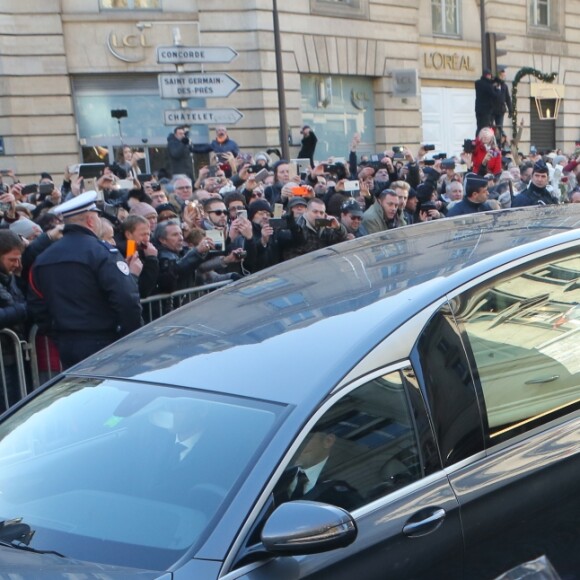 Arrivée du convoi funéraire de la dépouille du chanteur Johnny Hallyday et des personnalités sur la place de La Madeleine à Paris. Le 9 décembre 2017 © CVS / Bestimage