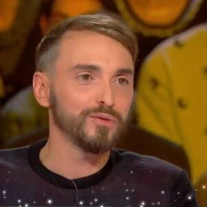 Christophe Willem se confie sur son orientation sexuelle sur le plateau de "Salut les terriens !" (C8) samedi 9 décembre 2017.