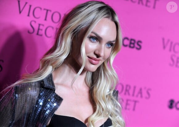 Candice Swanepoel au photocall de la soirée Victoria's Secret à New York le 28 novembre 2017.