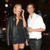 Candice Swanepoel et son fiancé Hermann Nicoli quittent l'after party du défilé Victoria's Secret à l'Avenue nightclub à New York, le 10 novembre 2015.