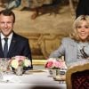 Le président de la République Emmanuel Macron et sa femme Brigitte Macron reçoivent 180 chefs étoilés à déjeuner au palais de l'Elysée à Paris, le 27 septembre 2017, pour promouvoir la cuisine française. © Hamilton/Pool/Bestimage