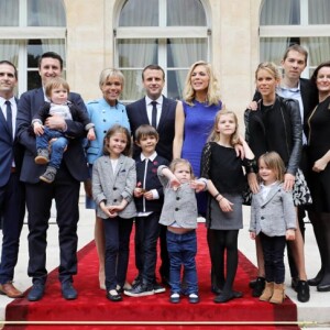 Exclusif, no web no blog : La famille d'Emmanuel et Brigitte Macron au complet, enfants, beaux enfants et petits enfants le jour de l'investiture.