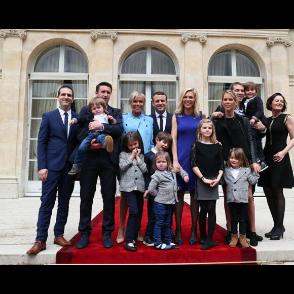Exclusif, no web no blog : La famille d'Emmanuel et Brigitte Macron au complet, enfants, beaux enfants et petits enfants le jour de l'investiture.
