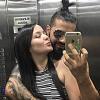 Kaleb Freitas et "la femme de sa vie", sa compagne Cahh, photo Instagram décembre 2017. Le DJ brésilien a trouvé la mort le 17 décembre 2017 lors de l'effondrement de la scène sur laquelle il se produisait au festival Atmosphere, près de Porto Alegre.