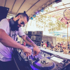 Kaleb Freitas, photo Instagram 2017. Le DJ brésilien a trouvé la mort le 17 décembre 2017 lors de l'effondrement de la scène sur laquelle il se produisait au festival Atmosphere, près de Porto Alegre.
