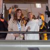 Maëva Coucke et Sylvie Tellier - Maëva Coucke, Miss France 2018 au balcon de "La Voix du Nord " sur la Grand Place de Lille, France, le 20 décembre 2017. © Alain Rolland/ImageBuzz/Bestimage