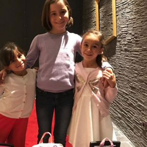 Jennifer Lauret et ses filles Anna (7 ans) et Nell (5 ans), nées de son union avec Patrick Sorrentino.