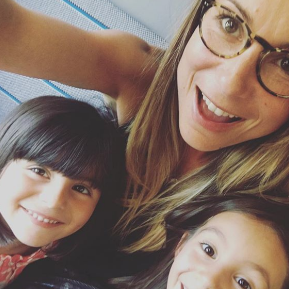 Jennifer Lauret et ses filles Anna (7 ans) et Nell (5 ans), nées de son union avec Patrick Sorrentino.