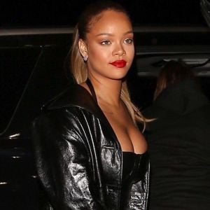 Rihanna se rend au concert de Jay-Z à Inglewood en Californie, le 21 décembre 2017. Ri