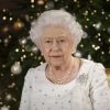La reine Elizabeth II dans le salon 1844 à Buckingham Palace lors de l'enregistrement de son allocution de Noël le 25 décembre 2017.