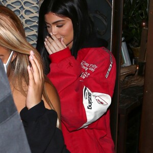 Kendall Jenner est allée diner avec sa soeur Kylie Jenner et Jordyn Woods au restaurant Pace à Los Angeles, le 15 août 2017
