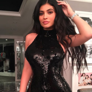 Kylie Jenner prenant la pose pour Noël 2016. Photo publiée le 25 décembre 2016 sur son compte Instagram.