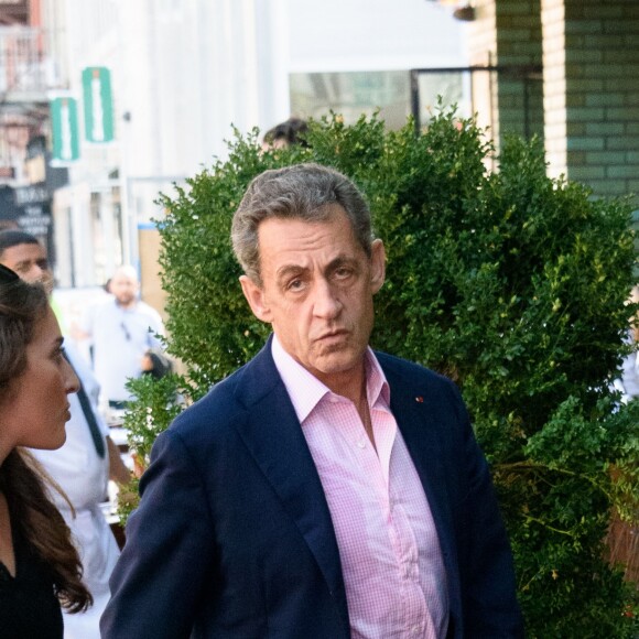 Nicolas Sarkozy se balade à New York pendant que sa femme Carla Bruni fait la tournée des talk-shows le 11 octobre 2017.