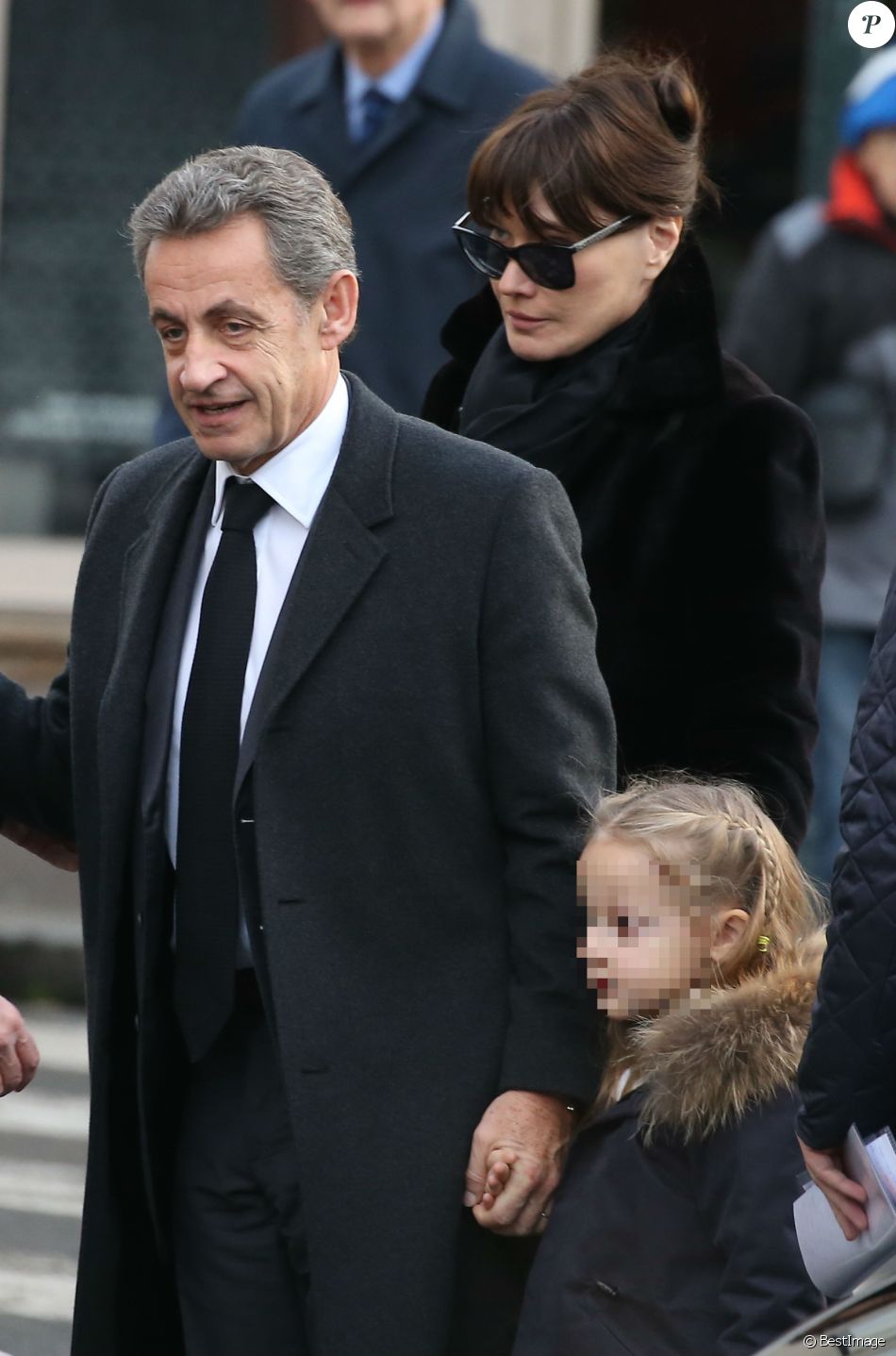 Carla Bruni Et Nicolas Sarkozy Avec Leur Fille Giulia Aux Obseques D Andree Sarkozy Dite Dadue Et Nee Andree Mallah En L Eglise Saint Jean Baptiste A Neuilly Purepeople