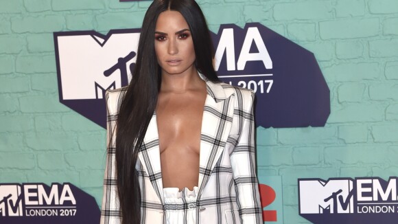 Demi Lovato complexée par ses cuisses : La chanteuse affiche ses défauts