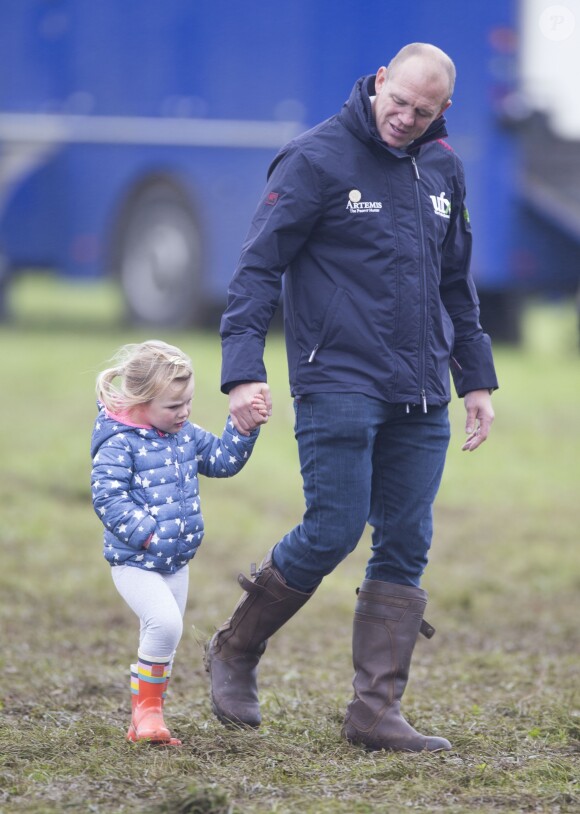Mike Tindall et sa fille Mia lors du "Whatley Manor International Horse trials" à Gatcombe Park dans le Gloucestershire le 10 septembre 2017
