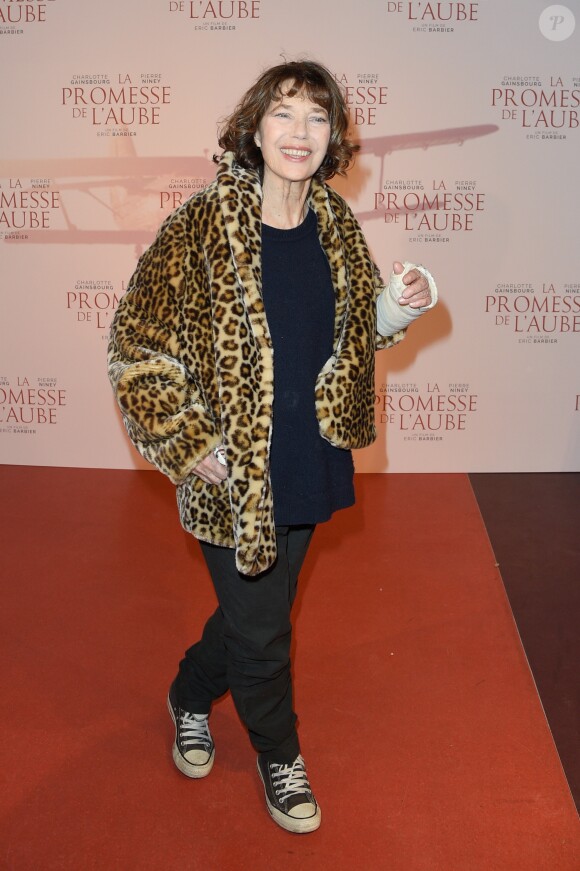 Jane Birkin - Avant-première du film "La Promesse de l'aube" d'Eric Barbier au cinéma Gaumont-Opéra à Paris, le 12 décembre 2017. © Coadic Guirec/Bestimage