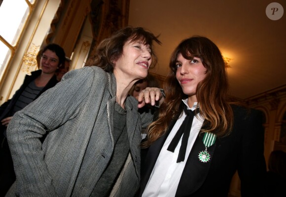 Jane Birkin et sa fille Lou Doillon Paris le 10 avril 2013
