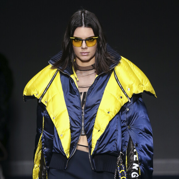 Kendall Jenner - Défilé de mode prêt-à-porter "Versace", collection automne-hiver 2017/2018, à Milan. Le 24 février 2017