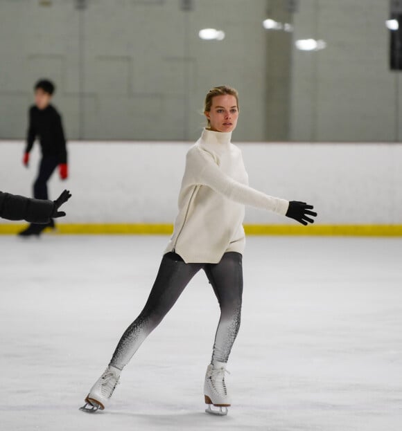 Exclusif - Margot Robbie s'entraine comme une patineuse professionnelle à Los Angeles le 2 janvier 2017.