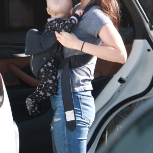 Exclusif - Megan Fox fait du shopping avec son fils Journey River Green chez Sephora dans le quartier de Malibu à Los Angeles, le 13 février 2017. © CPA/Bestimage